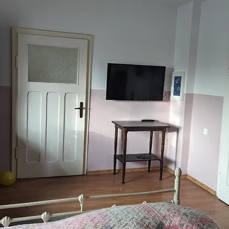 Dom W Dolinie Baryczy Nyaraló